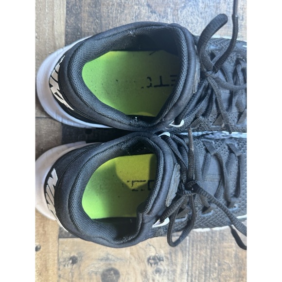 EUC Women's Size 7 - Nike Free Metcon 4 Black And White - Picture 6 of 6